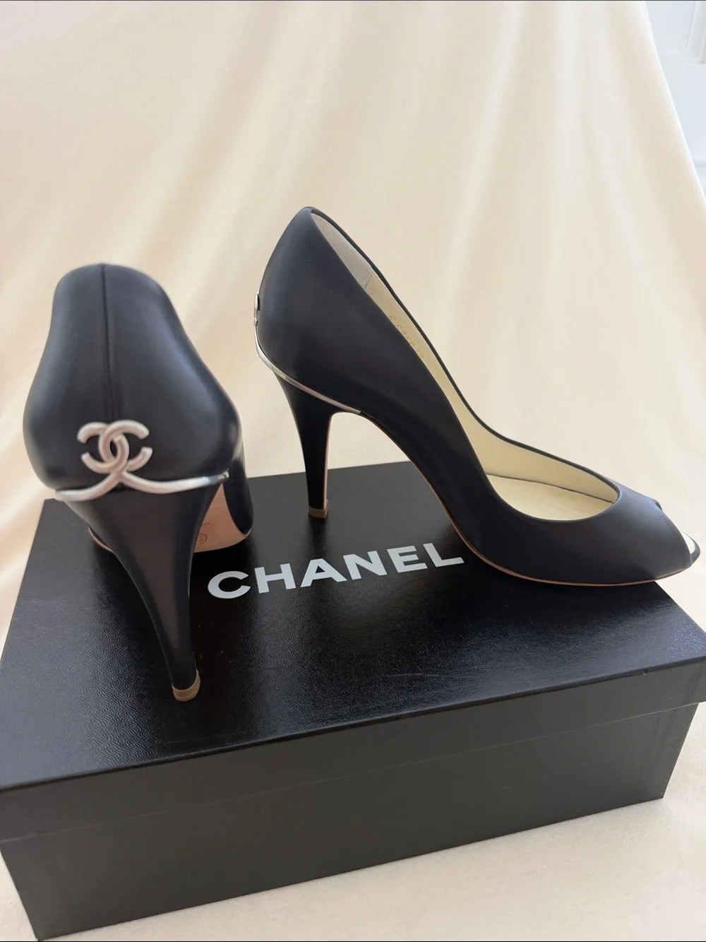 CHANEL Heels